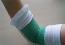 Small / Large Green Menthol Elbow Pain Relief Sleeve For The Temporary Of Minor Aches With Small / Large Size
